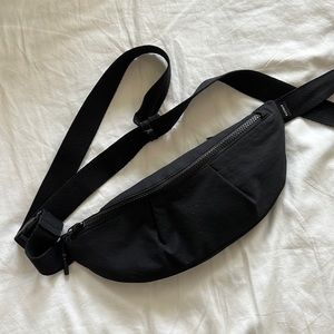 Athleta Kinetic Waist Bag